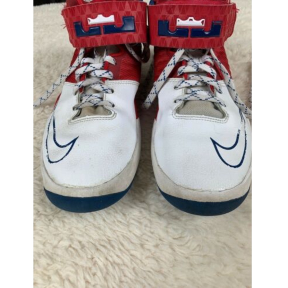 Nike Air Akronite Mid Top Lebron James Sneakers - Picture 5 of 8